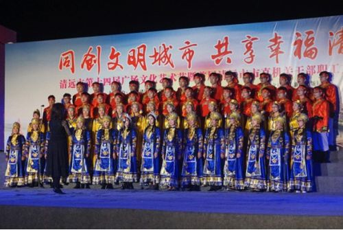 清遠市第十四屆廣場文化藝術節經信專場活動圓滿舉行，市經信局組織文化藝術交流活動促進行業發展